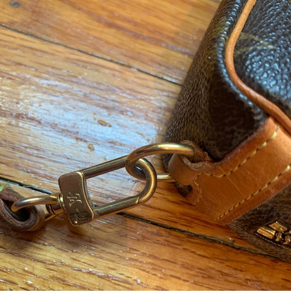 Authentic Louis Vuitton Monogram Canvas Wapity Case Zippered Pouch - Picture 6 of 10